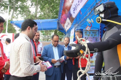 بازدید دبیر شورای پدافند غیرعامل استان از نمایشگاه توانمدی های هلال احمر گلستان