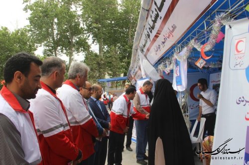 بازدید دبیر شورای پدافند غیرعامل استان از نمایشگاه توانمدی های هلال احمر گلستان